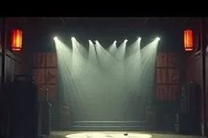 《十三号站台》深夜站台长影